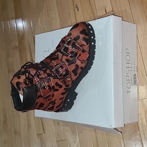 Topshop red animal print calf hair lace up buckle bootie sz 6.5